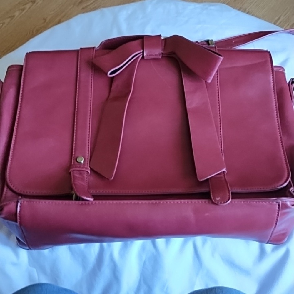 Red faux leather messenger bag/briefcase